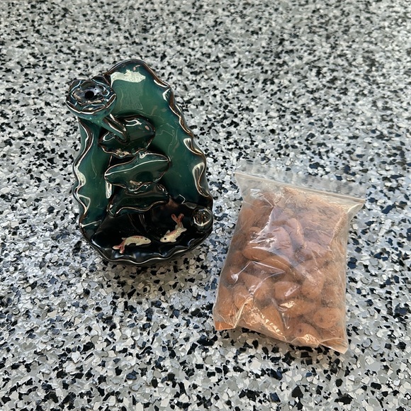 Incense waterfall - Picture 1 of 5